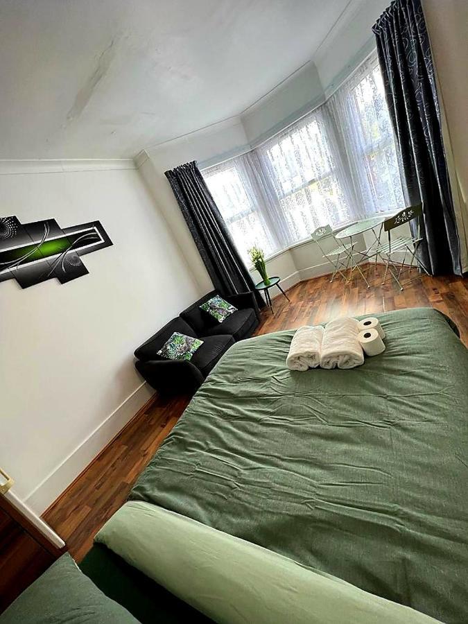 Woodgreen House Hotel ลอนดอน ภายนอก รูปภาพ