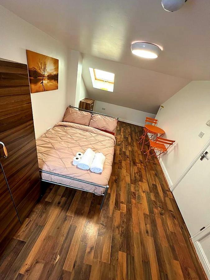 Woodgreen House Hotel ลอนดอน ภายนอก รูปภาพ
