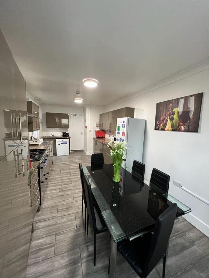 Woodgreen House Hotel ลอนดอน ภายนอก รูปภาพ
